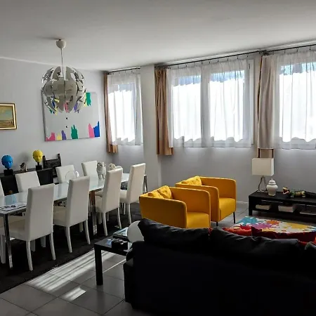 Beautiful New With Private Entrance And Parking 5 Min Walking From Center Apartment