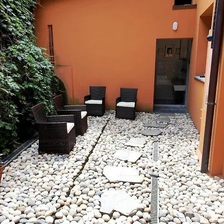 Beautiful New With Private Entrance And Parking 5 Min Walking From Center Lejlighed